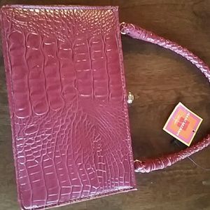 Isaac Mizpah red purse